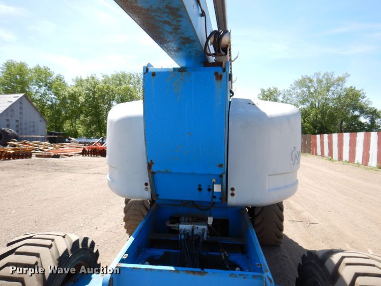image for item IQ9558 2003 Genie Z-80/60  boom lift