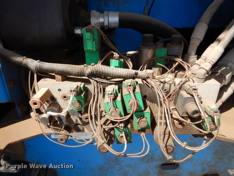 image for item IQ9558 2003 Genie Z-80/60  boom lift