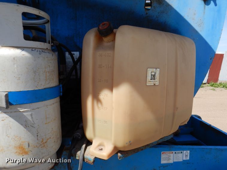 image for item IQ9558 2003 Genie Z-80/60  boom lift