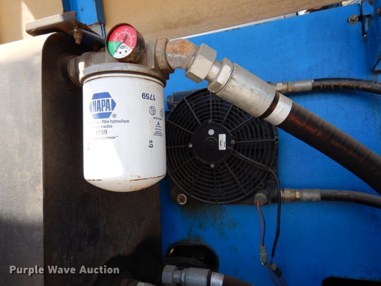 image for item IQ9558 2003 Genie Z-80/60  boom lift