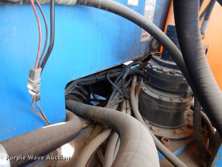 image for item IQ9558 2003 Genie Z-80/60  boom lift