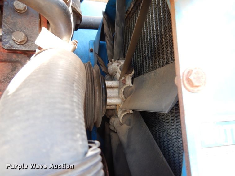 image for item IQ9558 2003 Genie Z-80/60  boom lift