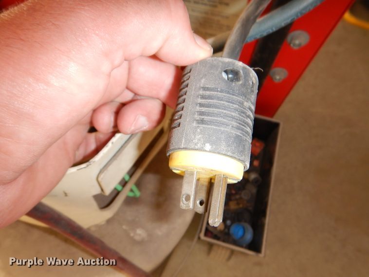 image for item IQ9586 Mac Tools ACRRC 750  AC charging station