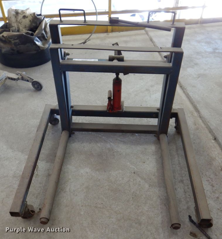 image for item IQ9588 Tire dolly