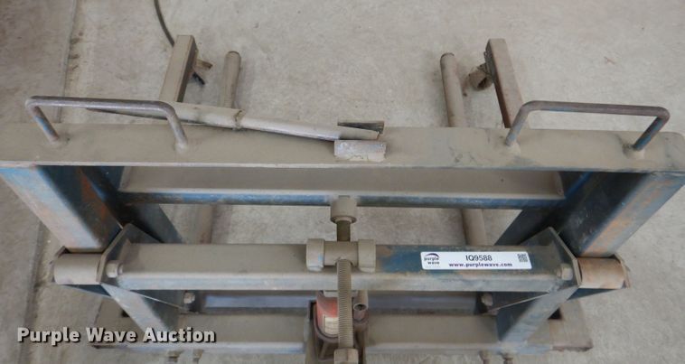 image for item IQ9588 Tire dolly