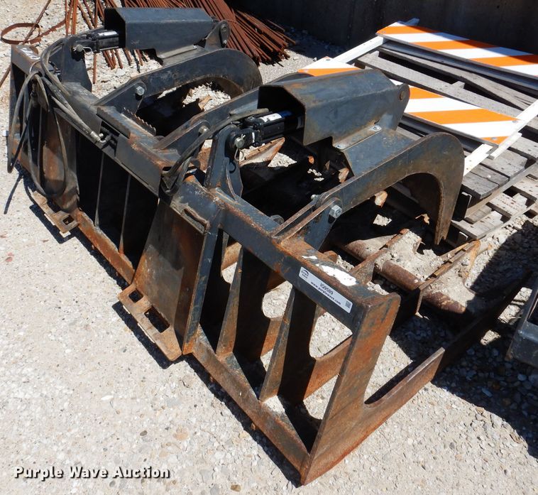 image for item IQ9589 84"W skid steer grapple bucket