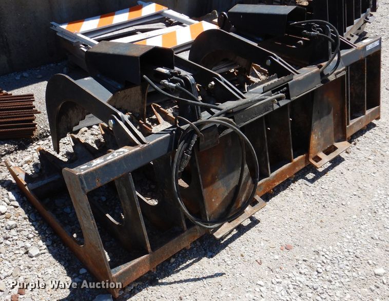 image for item IQ9589 84"W skid steer grapple bucket
