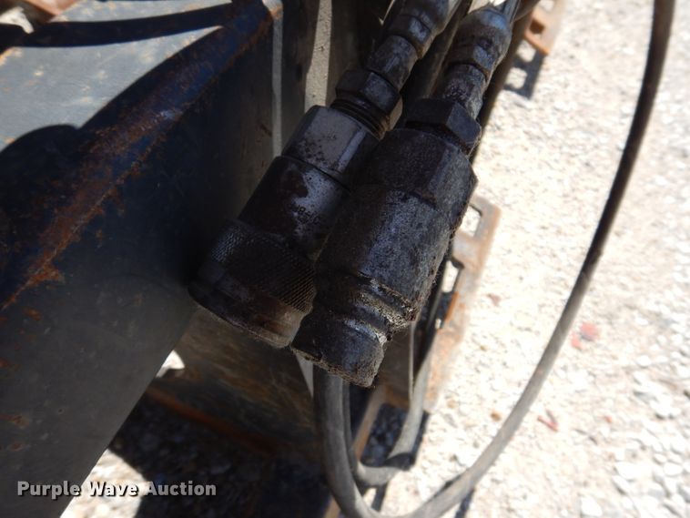 image for item IQ9589 84"W skid steer grapple bucket