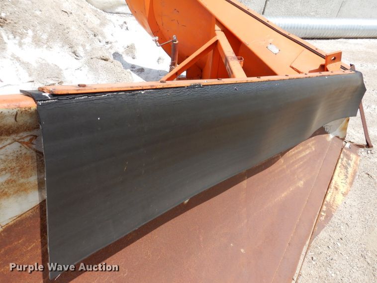 image for item IQ9593 Henke WSVS66  V-plow