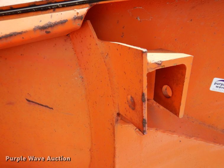 image for item IQ9593 Henke WSVS66  V-plow