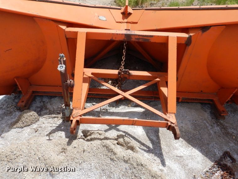 image for item IQ9593 Henke WSVS66  V-plow