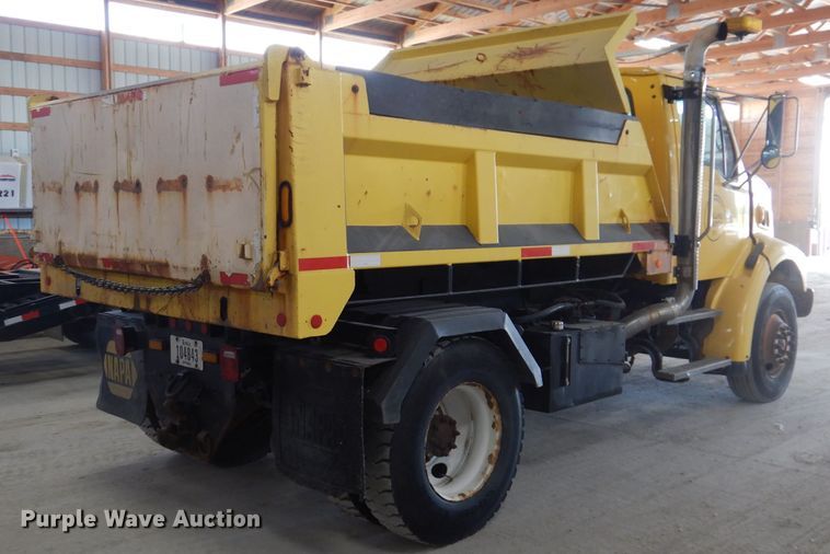 image for item IQ9594 2006 Sterling L7500  dump truck