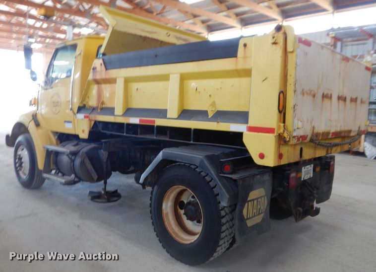 image for item IQ9594 2006 Sterling L7500  dump truck