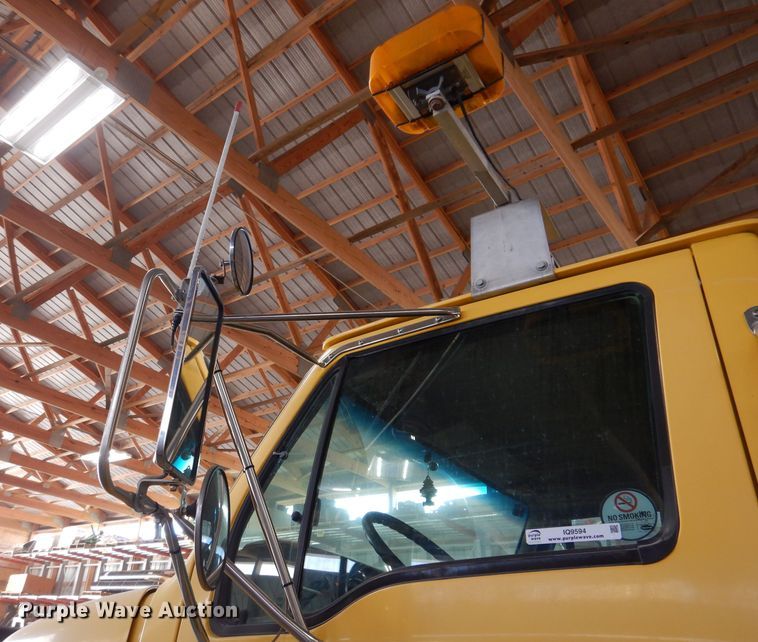 image for item IQ9594 2006 Sterling L7500  dump truck