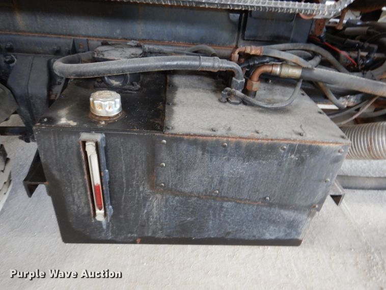 image for item IQ9594 2006 Sterling L7500  dump truck