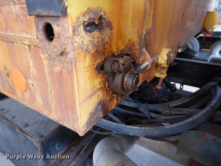 image for item IQ9594 2006 Sterling L7500  dump truck