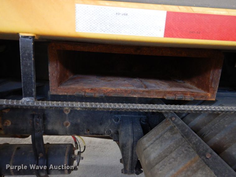 image for item IQ9594 2006 Sterling L7500  dump truck