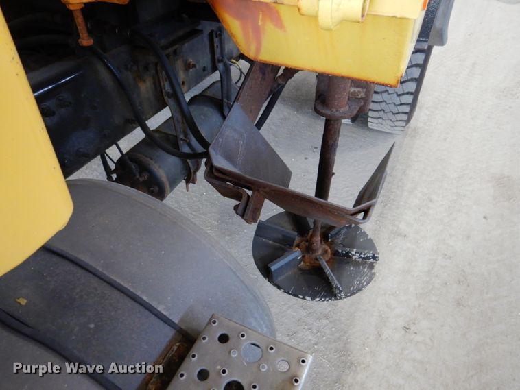 image for item IQ9594 2006 Sterling L7500  dump truck