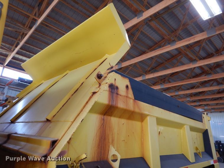 image for item IQ9594 2006 Sterling L7500  dump truck