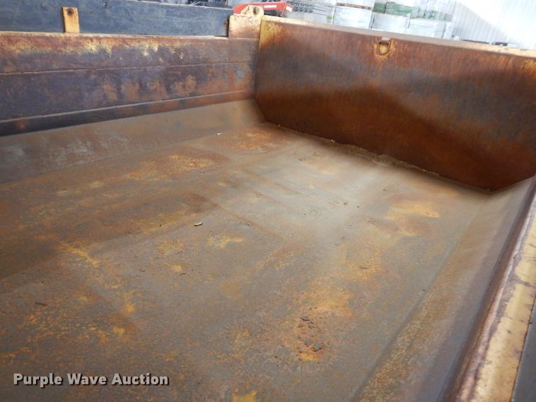 image for item IQ9594 2006 Sterling L7500  dump truck