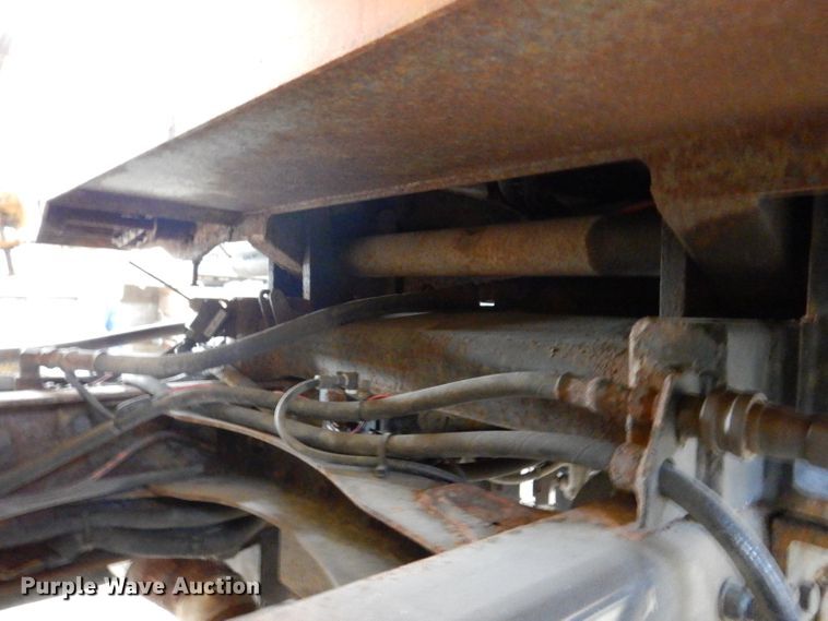 image for item IQ9594 2006 Sterling L7500  dump truck