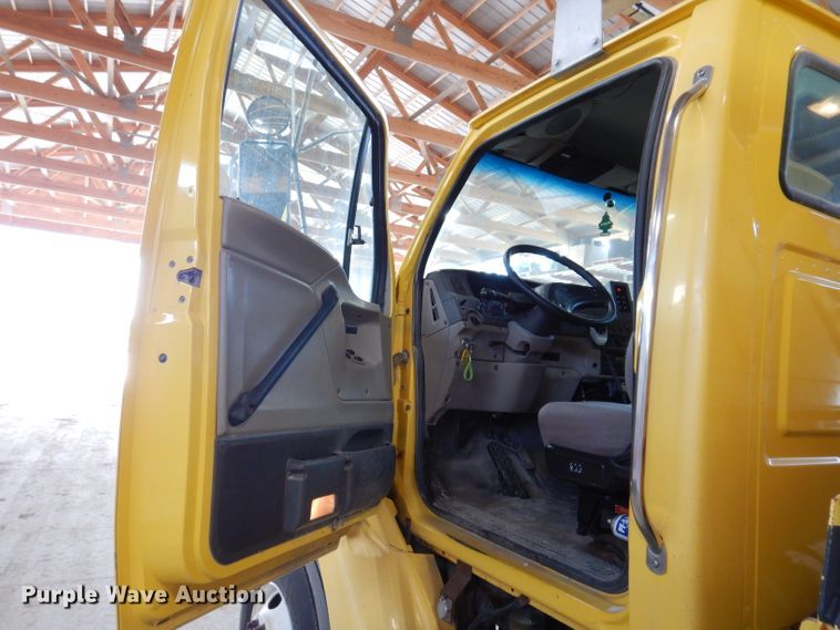 image for item IQ9594 2006 Sterling L7500  dump truck