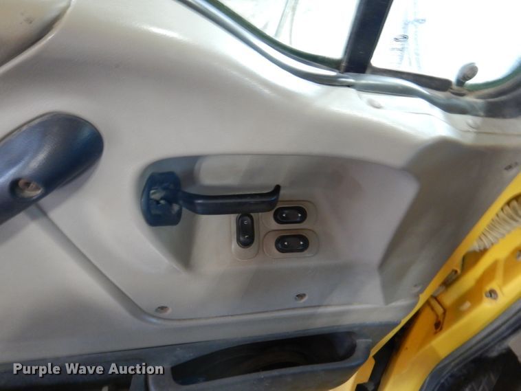 image for item IQ9594 2006 Sterling L7500  dump truck