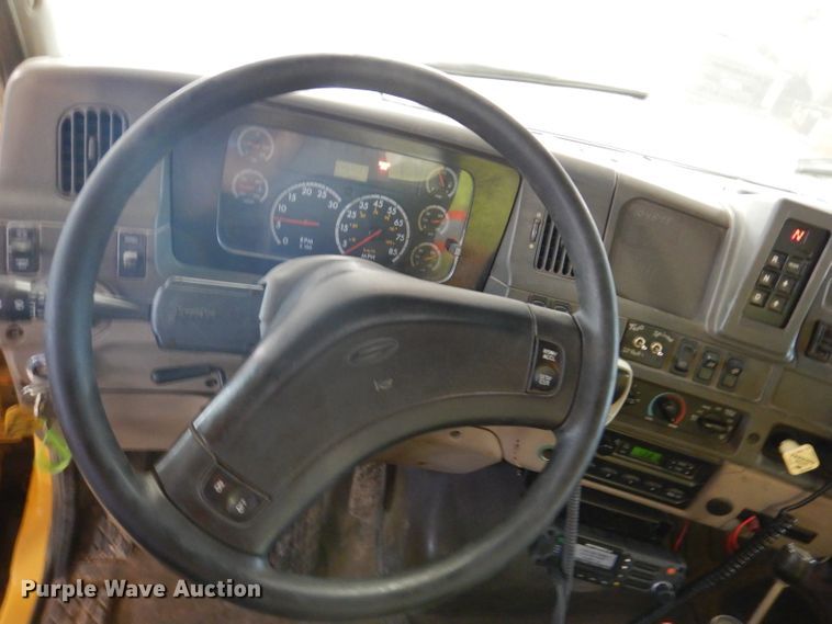 image for item IQ9594 2006 Sterling L7500  dump truck