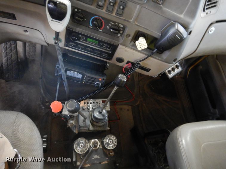 image for item IQ9594 2006 Sterling L7500  dump truck