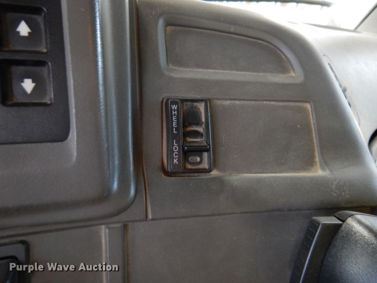 image for item IQ9594 2006 Sterling L7500  dump truck