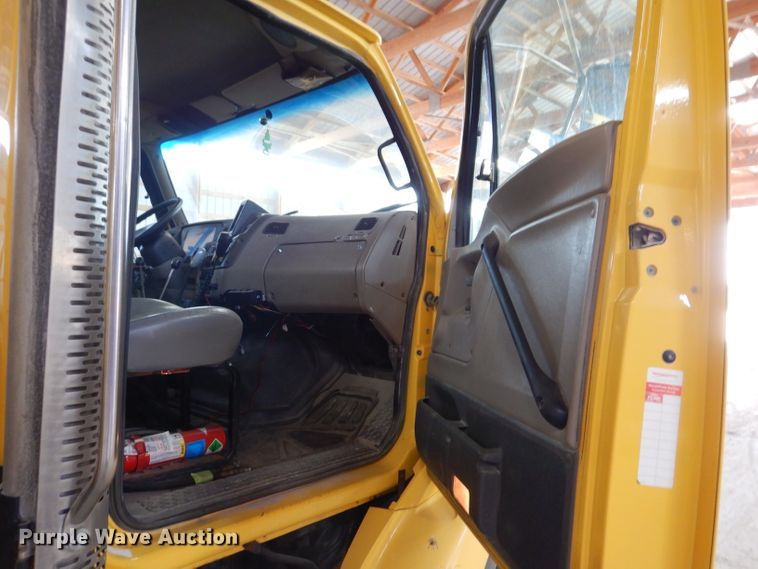 image for item IQ9594 2006 Sterling L7500  dump truck