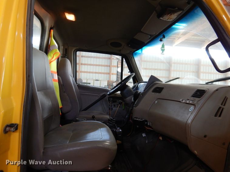 image for item IQ9594 2006 Sterling L7500  dump truck