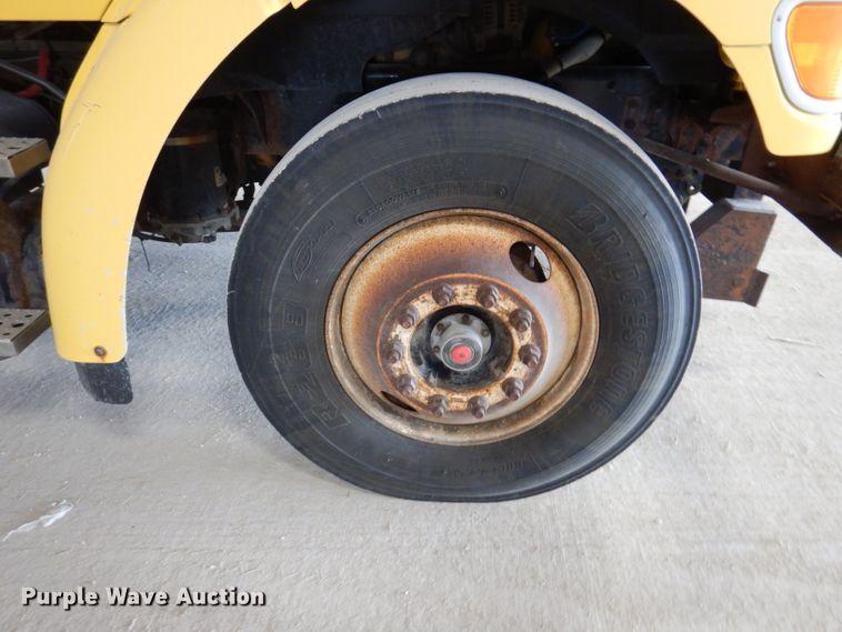 image for item IQ9594 2006 Sterling L7500  dump truck