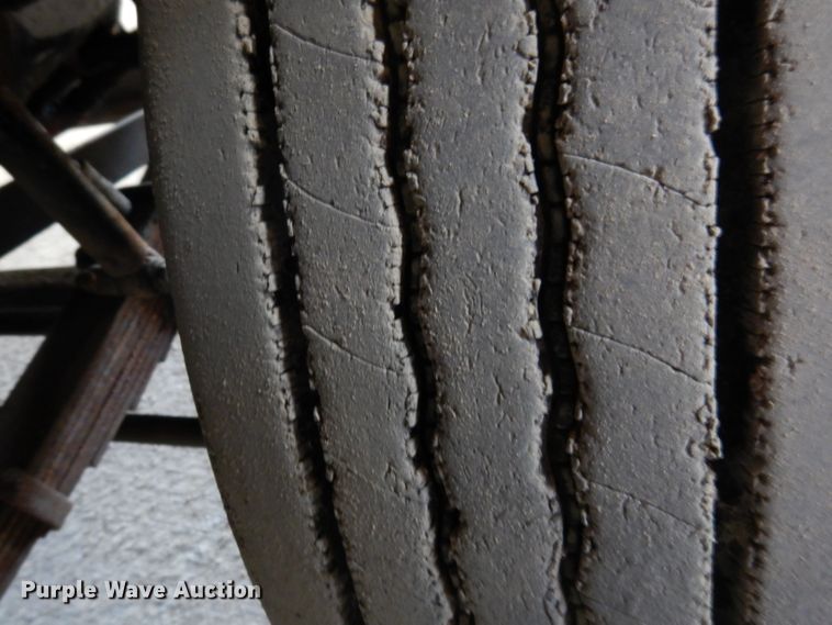 image for item IQ9594 2006 Sterling L7500  dump truck