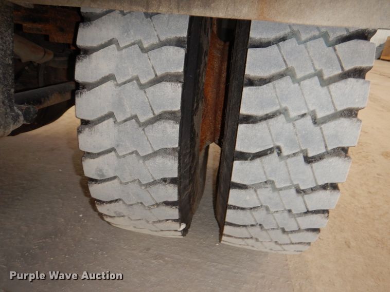 image for item IQ9594 2006 Sterling L7500  dump truck