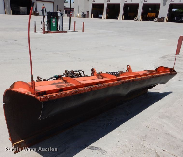 image for item IQ9594 2006 Sterling L7500  dump truck