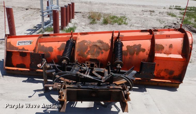 image for item IQ9594 2006 Sterling L7500  dump truck