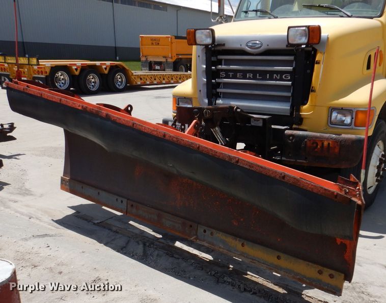 image for item IQ9594 2006 Sterling L7500  dump truck