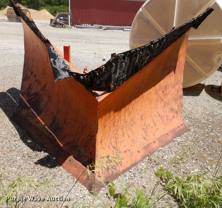 image for item IQ9596 116"W V-plow