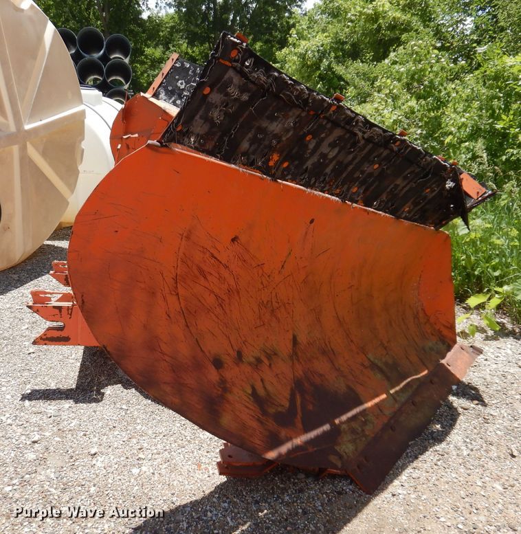 image for item IQ9596 116"W V-plow