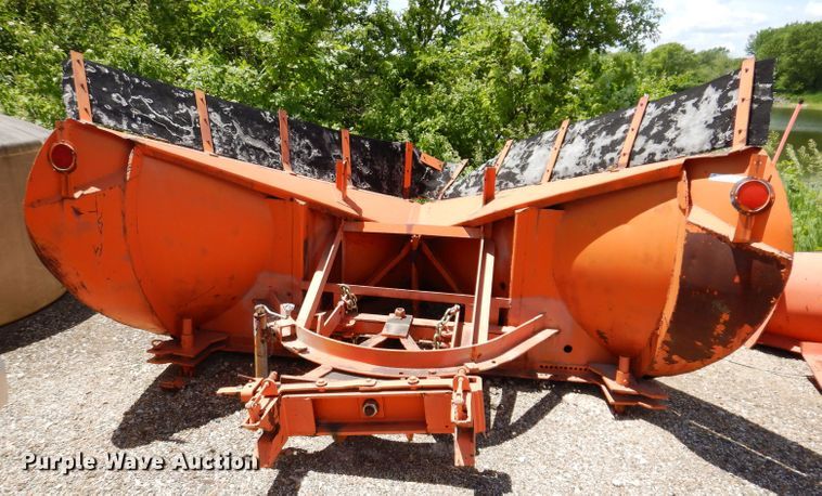 image for item IQ9596 116"W V-plow