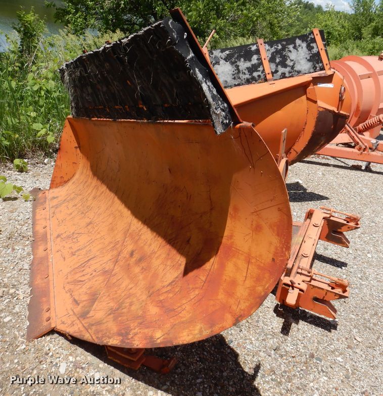 image for item IQ9596 116"W V-plow