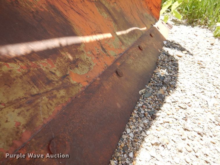 image for item IQ9596 116"W V-plow