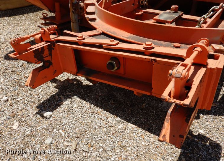 image for item IQ9596 116"W V-plow