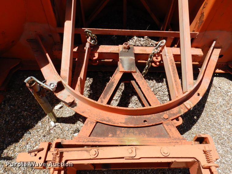 image for item IQ9596 116"W V-plow