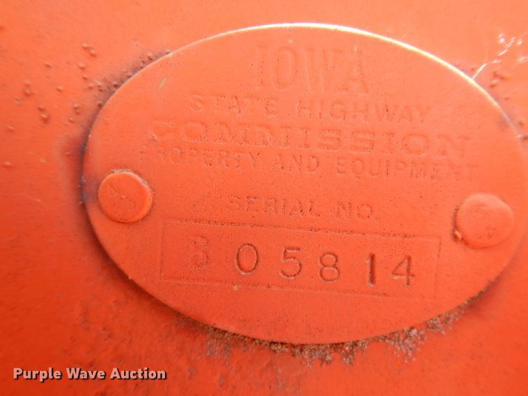 image for item IQ9596 116"W V-plow