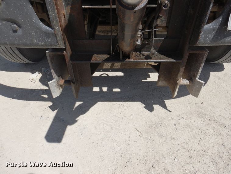 image for item IQ9600 2004 Sterling L7500  dump truck