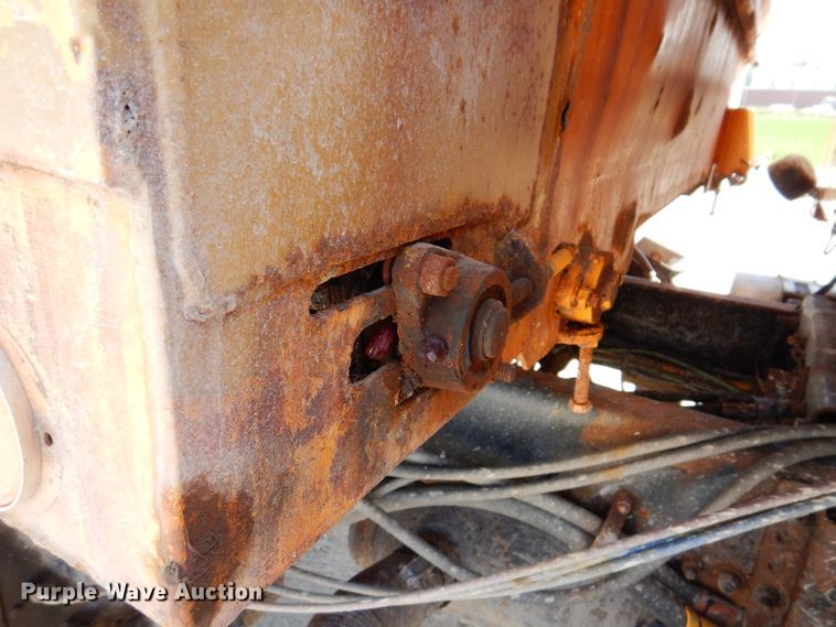 image for item IQ9600 2004 Sterling L7500  dump truck