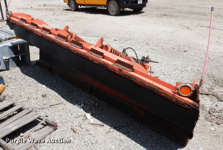 image for item IQ9600 2004 Sterling L7500  dump truck