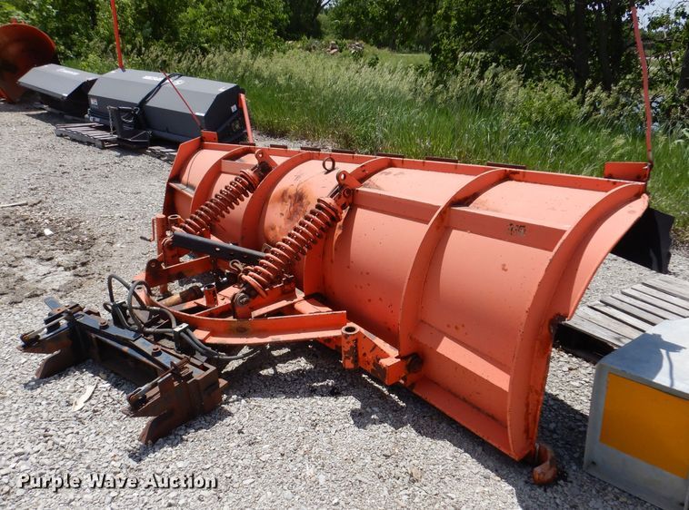 image for item IQ9600 2004 Sterling L7500  dump truck